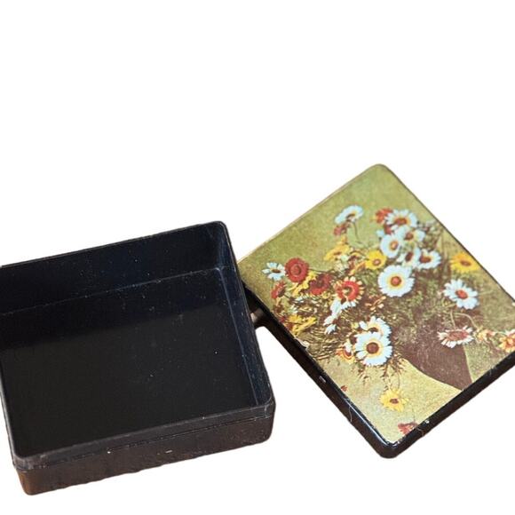 Bouquet of Flowers Box | Vintage Trinket Boxes - Picture 1 of 4